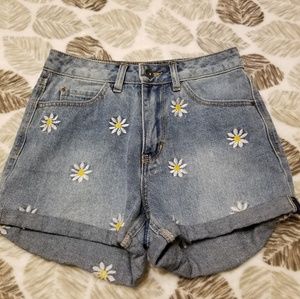 Vero Moda Flower Embroidery Shorts